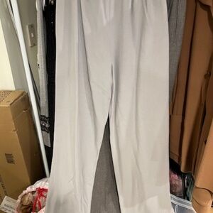 Womens Giorgio Armani cashmere & wool pants.  Light grey.  Size 6  NWT